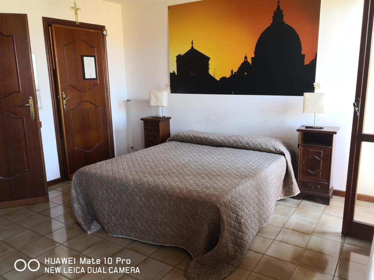 Bed and Breakfast Domus Getsemani Рим Экстерьер фото